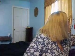 Amazing blonde german webcam milf high heel masturbation