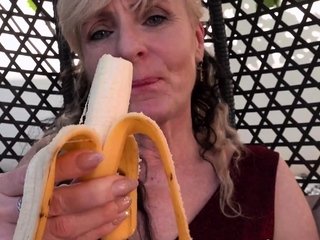 Old Pussy Craves For Hard Cock