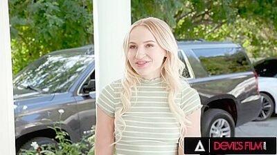 Wild 18yo Babysitter Fucks With Her Employer